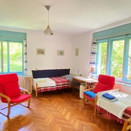 Park Apartment *